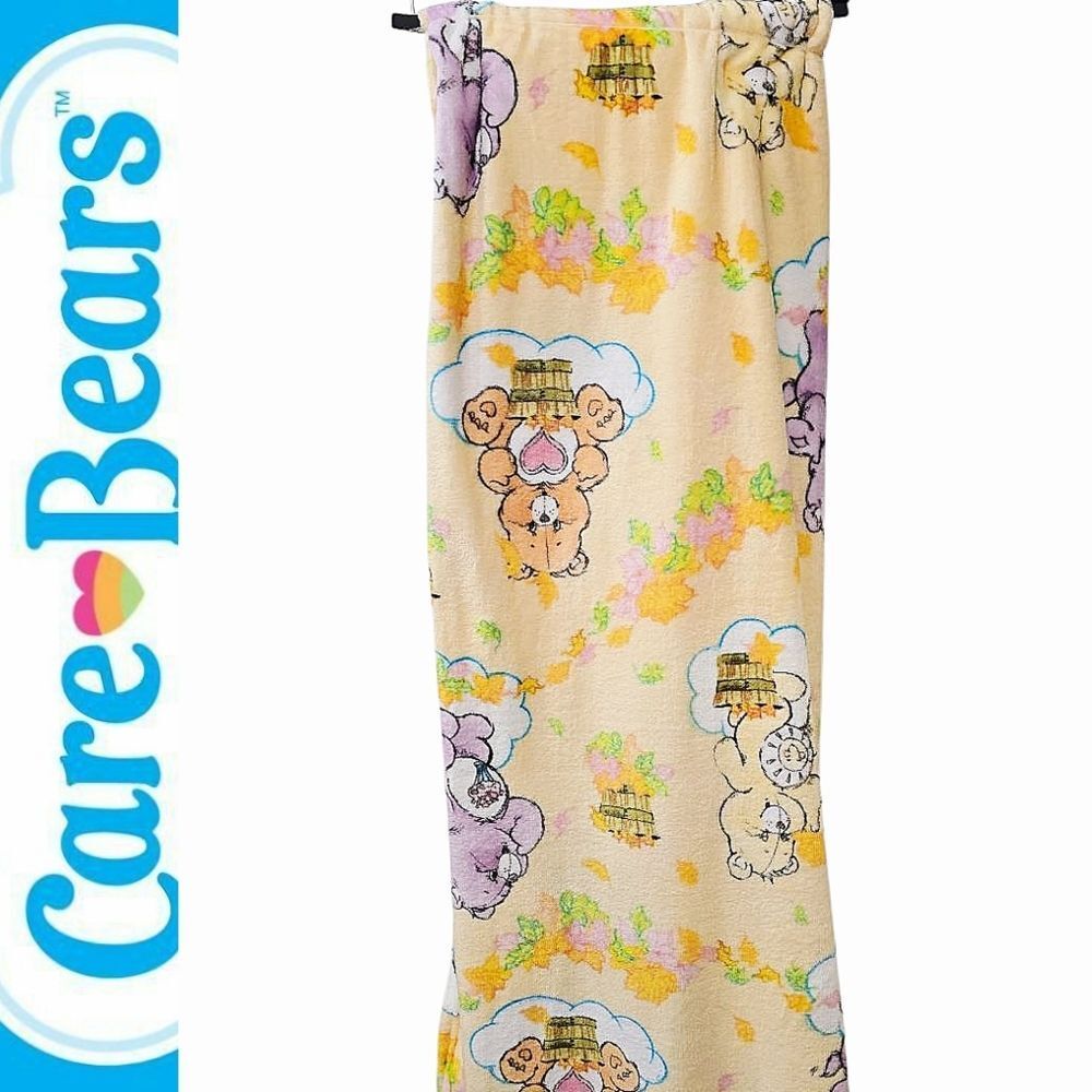 Care Bears Falling Flowers Super Soft Twin Blanket